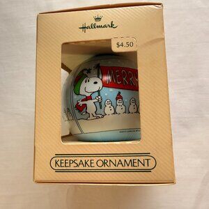 Vtg Hallmark Snoopy Woodstock Snowman Building Christmas Ornament '84 SATIN BALL